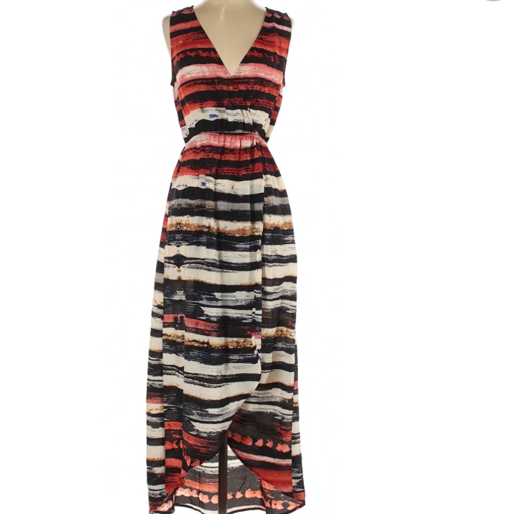 ROMEO & JULIET COUTURE. Women's Dress Size Small.